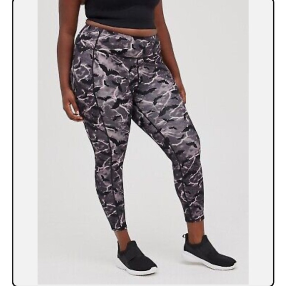 torrid Pants - Torrid Halloween Bat Leggings Active Gray 4x